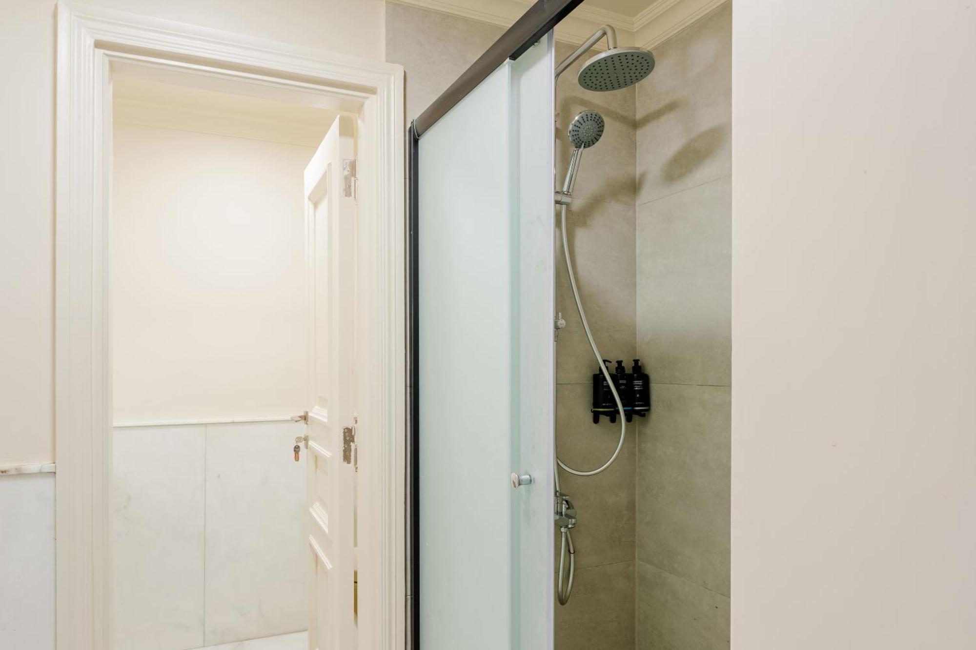 Brassbell L Zamalek L Daoud Studios Кайро Екстериор снимка